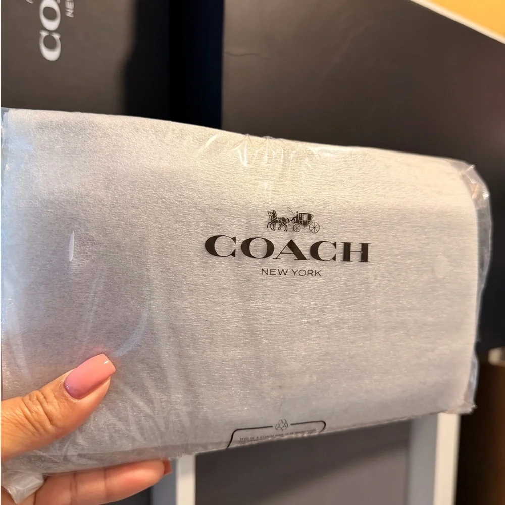 Coach In Signature Canvas Double Zip Wristlet Gold/Tan/Brown